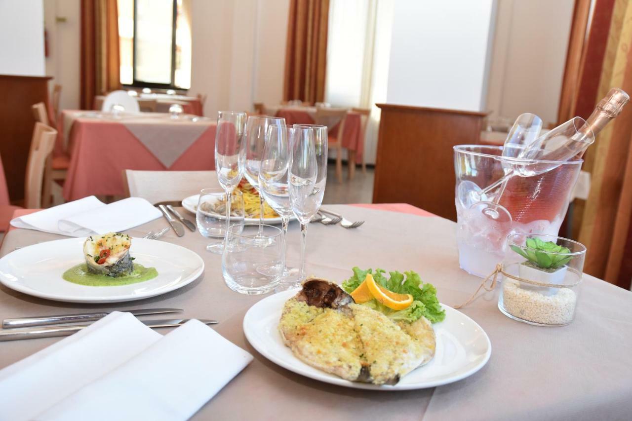 Hotel Excelsior Montesilvano Marina Eksteriør billede