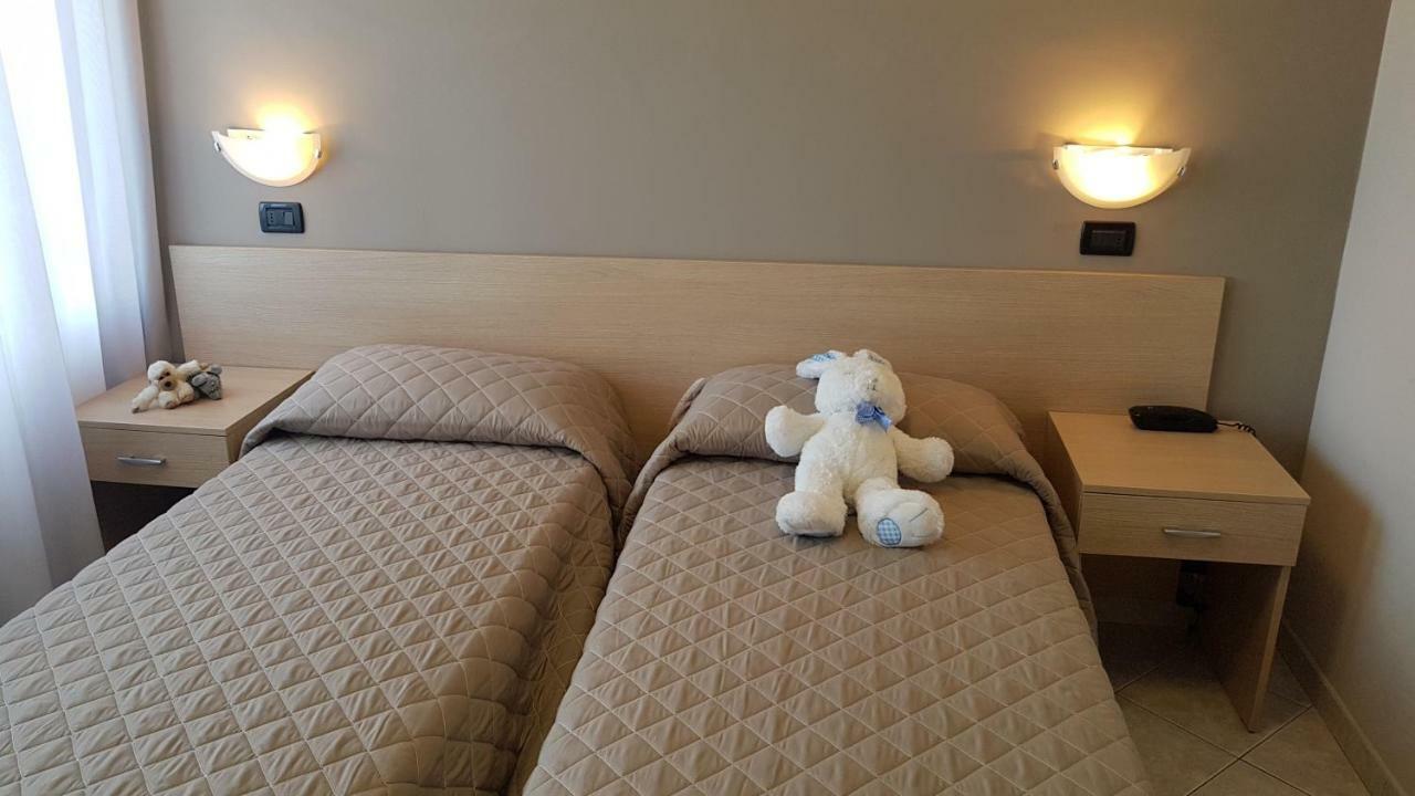 Hotel Excelsior Montesilvano Marina Eksteriør billede